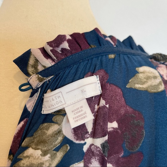 14TH AND UNION FLORAL TOP - Picture 6 of 6